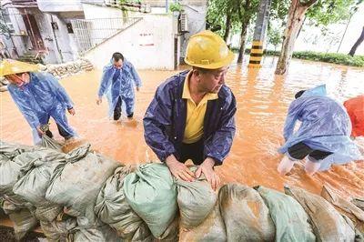 湖北黃石暴雨下的溫馨日常紀(jì)實(shí)