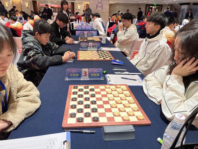 國際跳棋比賽視頻，探索變化中的學(xué)習(xí)，自信成就夢想的力量之源